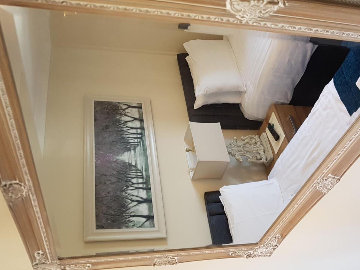 The Dog Inn Halstead  Kamer foto