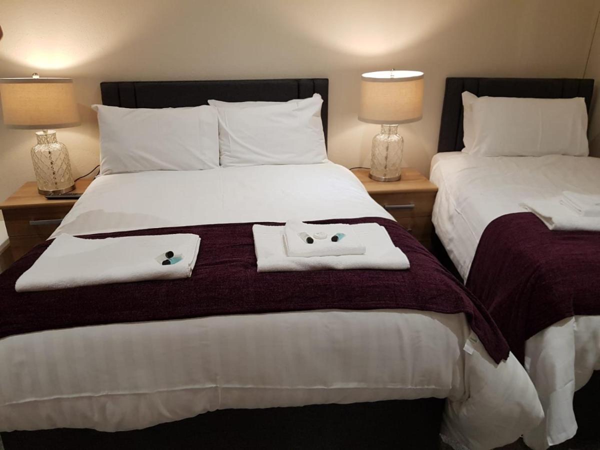 The Dog Inn Halstead  Kamer foto